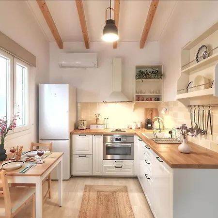 Seafront Wooden House Feriehus