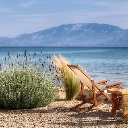 Seafront Wooden House Feriehus Katastárion