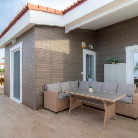 Seafront Wooden House * Katastarion