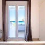 Seafront Wooden House *