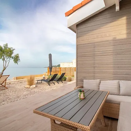 펜션 Seafront Wooden House